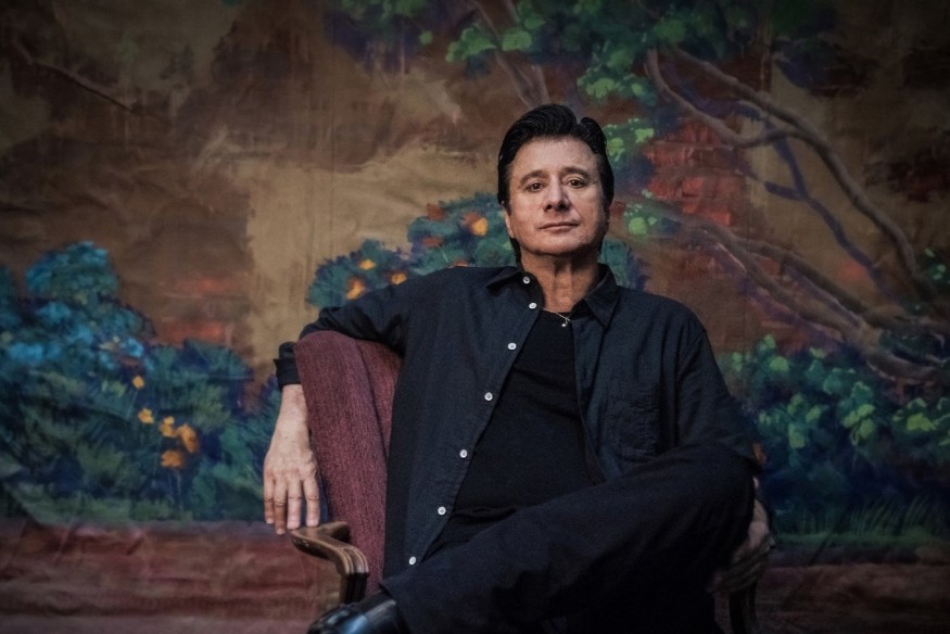 Ex-JOURNEY Singer STEVE PERRY Signs New Record Deal